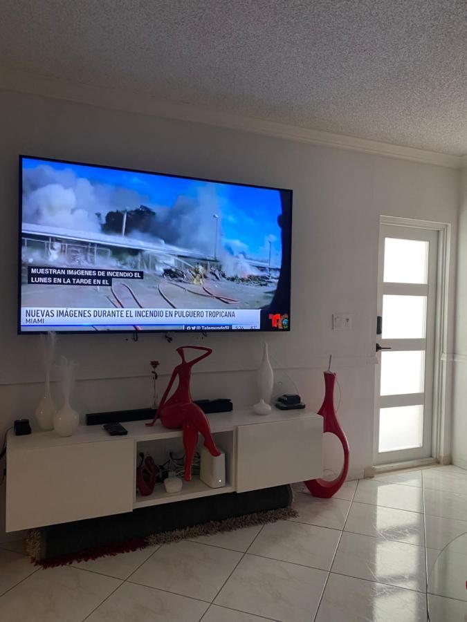 דירות Beautiful House 7 Min From Miami Airport W Free Parking מראה חיצוני תמונה