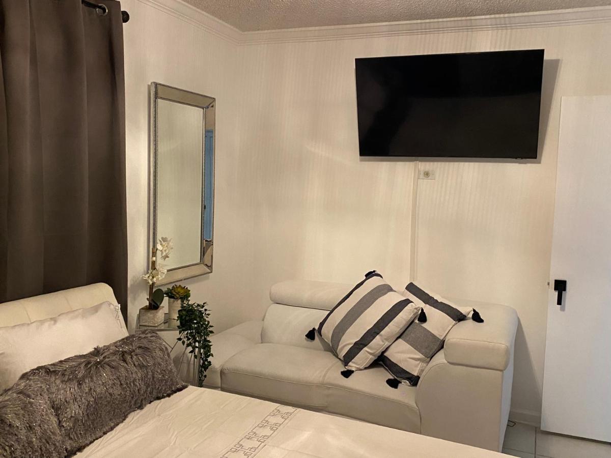 דירות Beautiful House 7 Min From Miami Airport W Free Parking מראה חיצוני תמונה