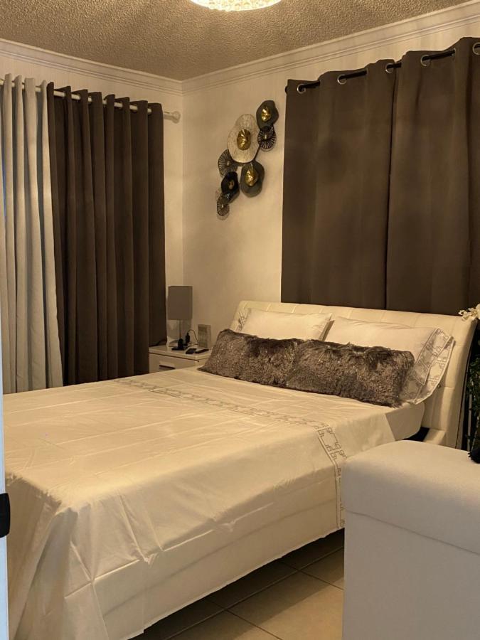 דירות Beautiful House 7 Min From Miami Airport W Free Parking מראה חיצוני תמונה